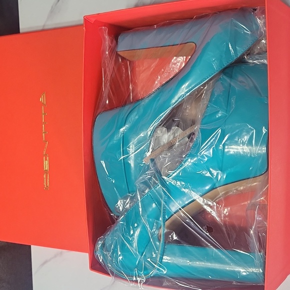 Turquoise Platform Heels - Picture 9 of 9
